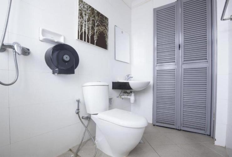 1 Bed in 10-Bed Mixed Dormitory Room