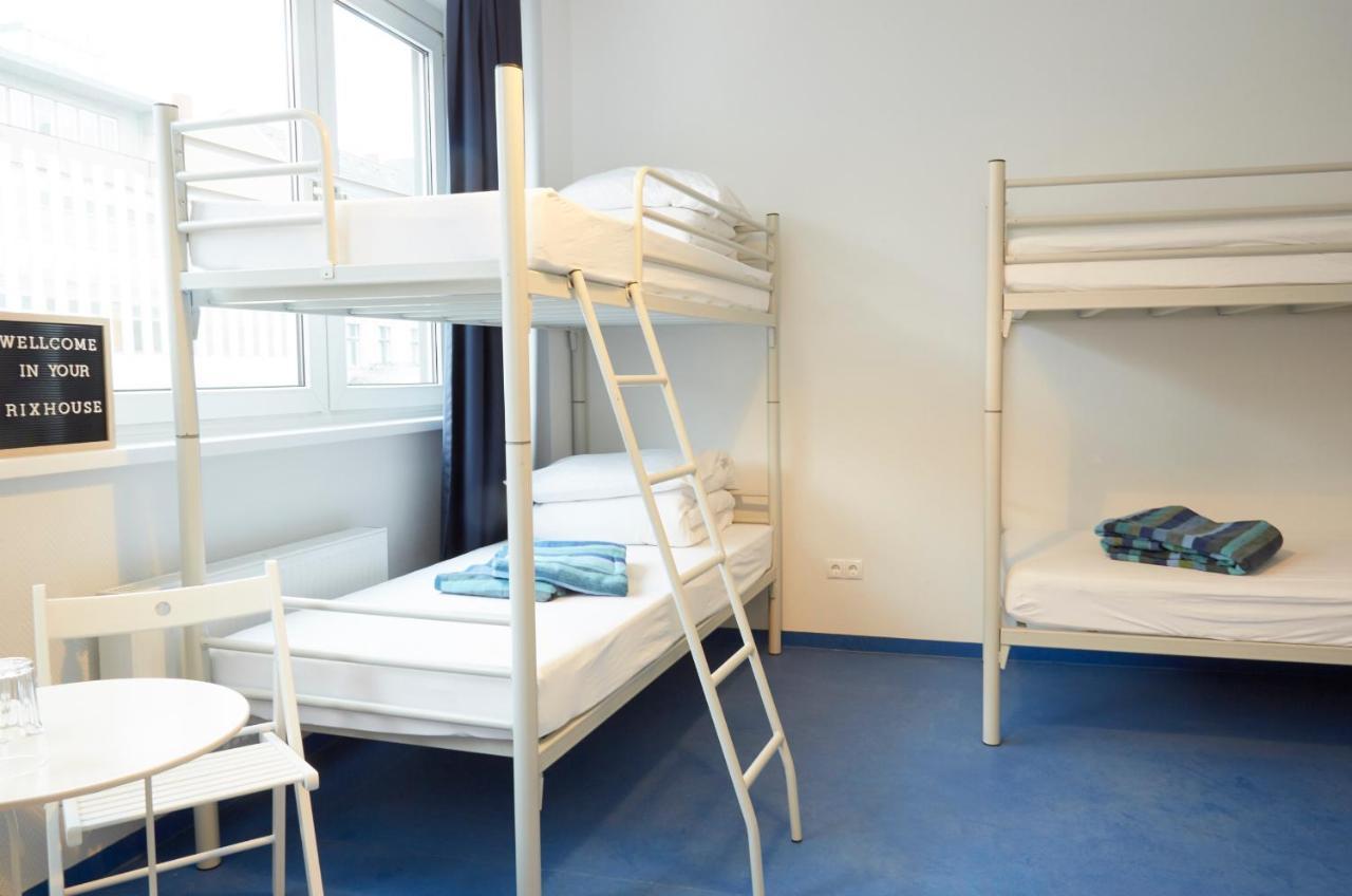 Bed 6-Bed Female Dormitory Room,761205581:JPEG