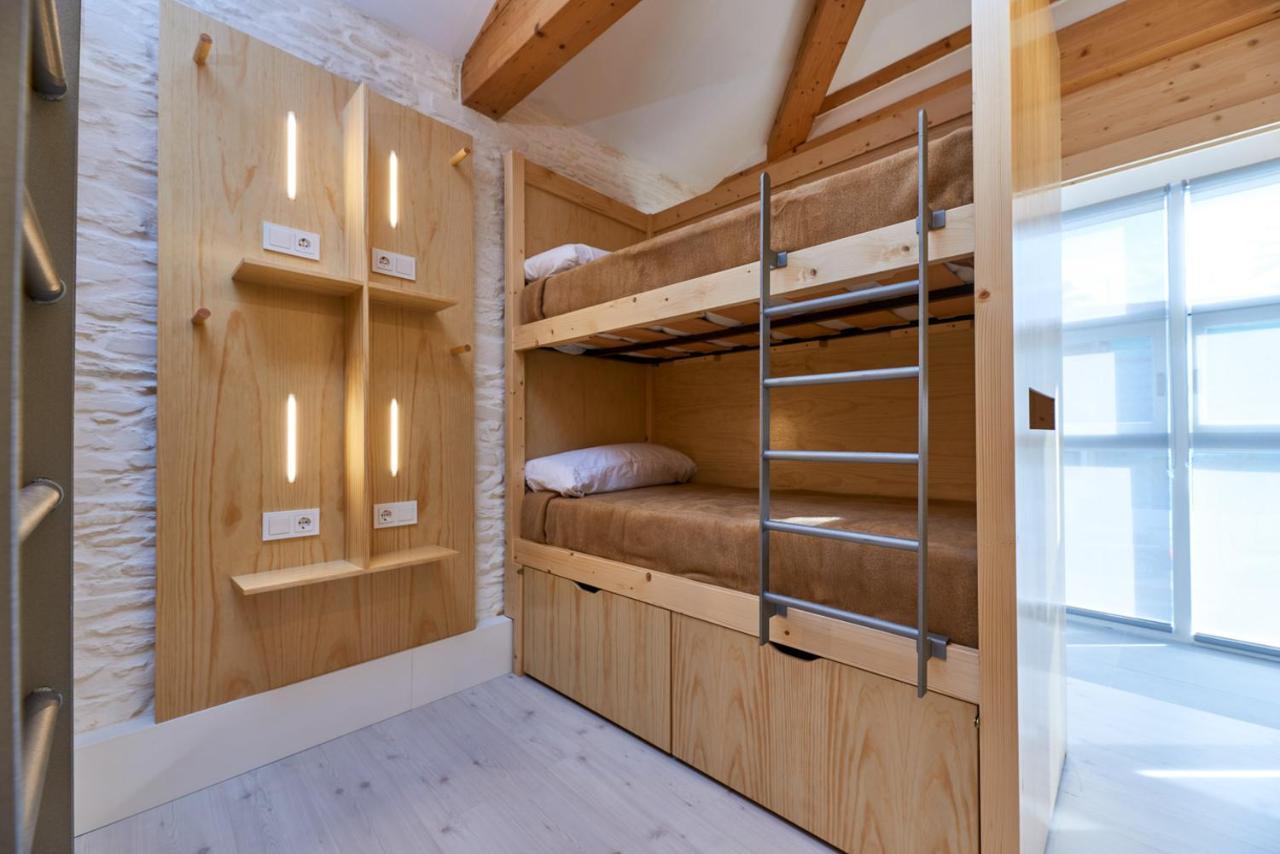 Bunk Bed Mixed Dormitory Room,999723726:JPEG