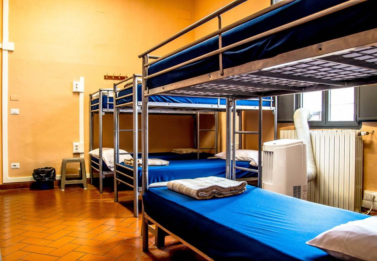 Posto Letto in Dormitorio Femminile