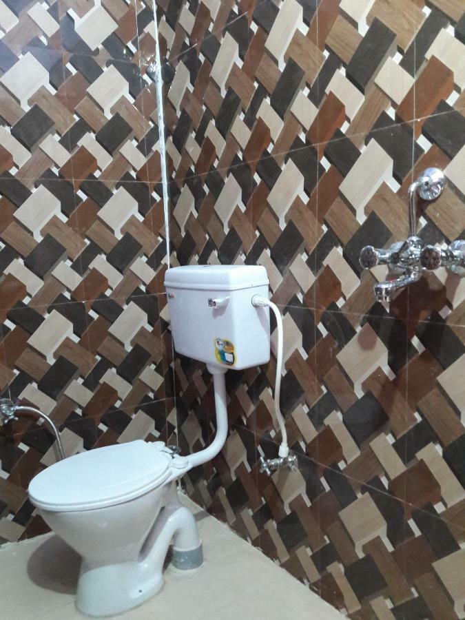 Family Room Bathroom,789329067:JPEG