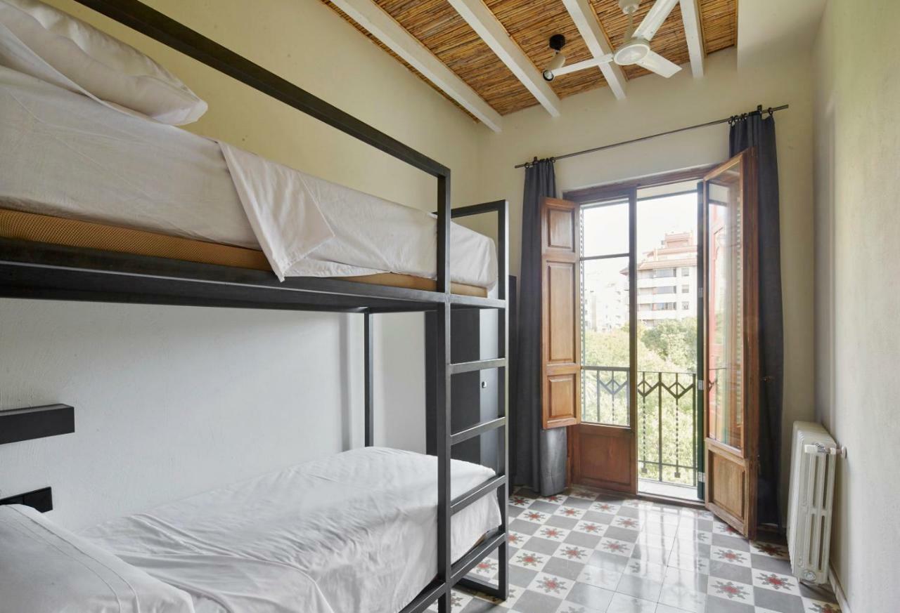 Bunk Bed Mixed Dormitory Room
