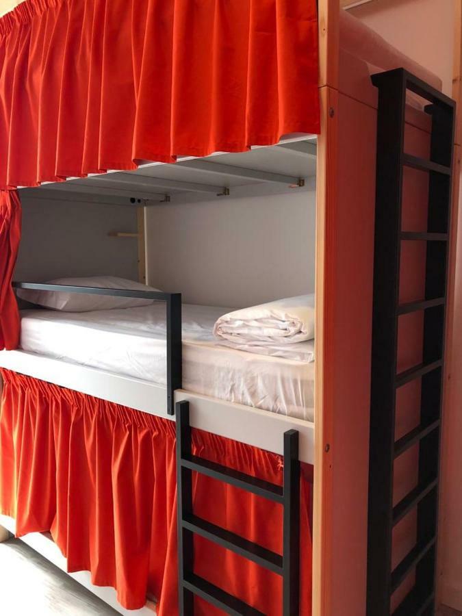Bed in Mannenslaapzaal met 10 Bedden