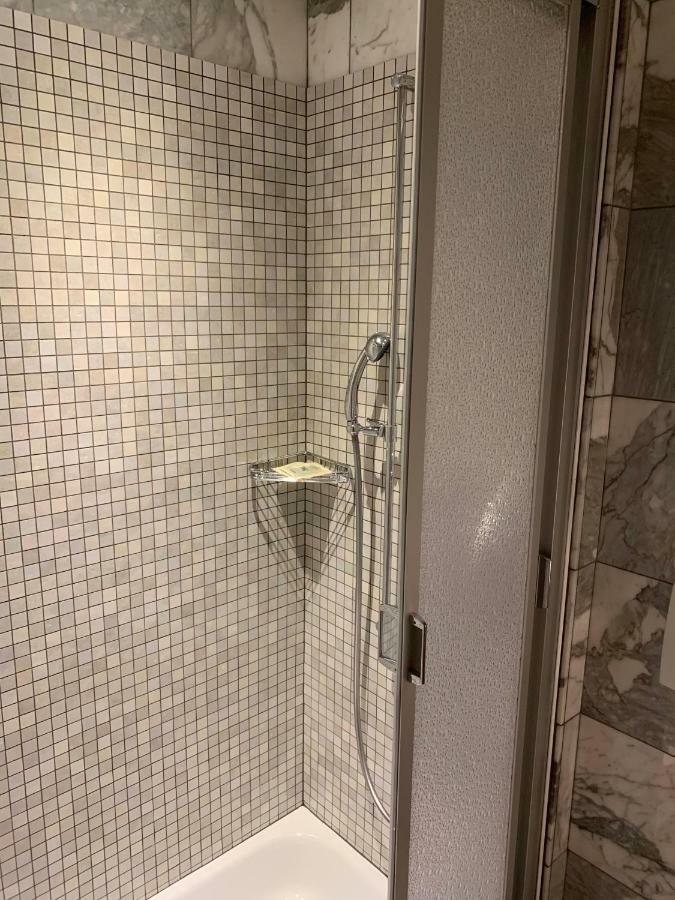 Double Room Bathroom