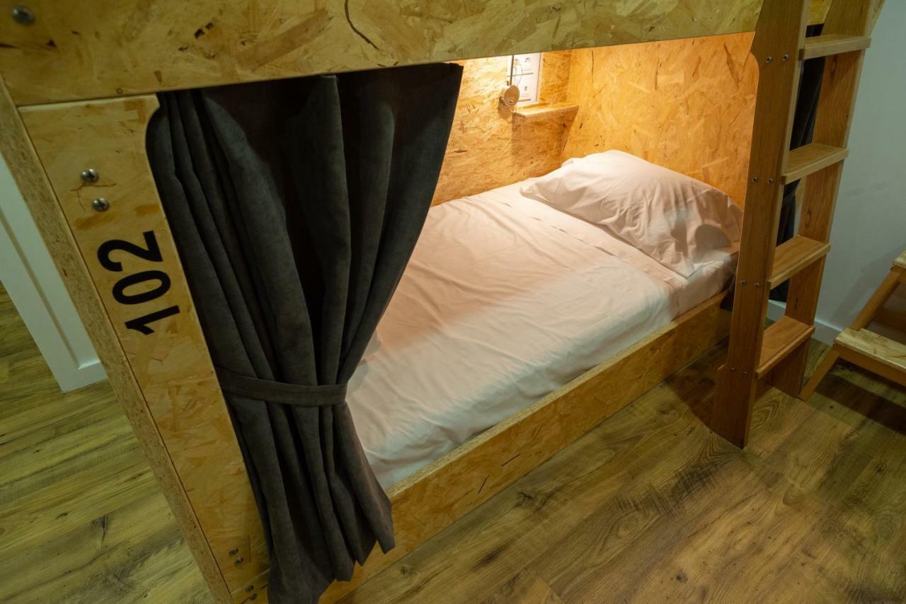 Single Bed Mixed Dormitory Room