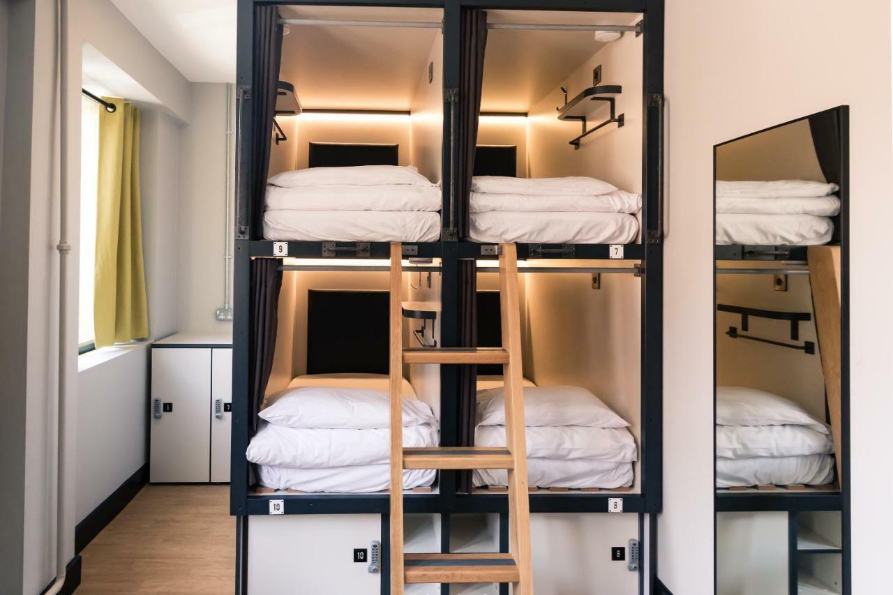Pod in een Gemengde Slaapzaal met 4-6 Bedden