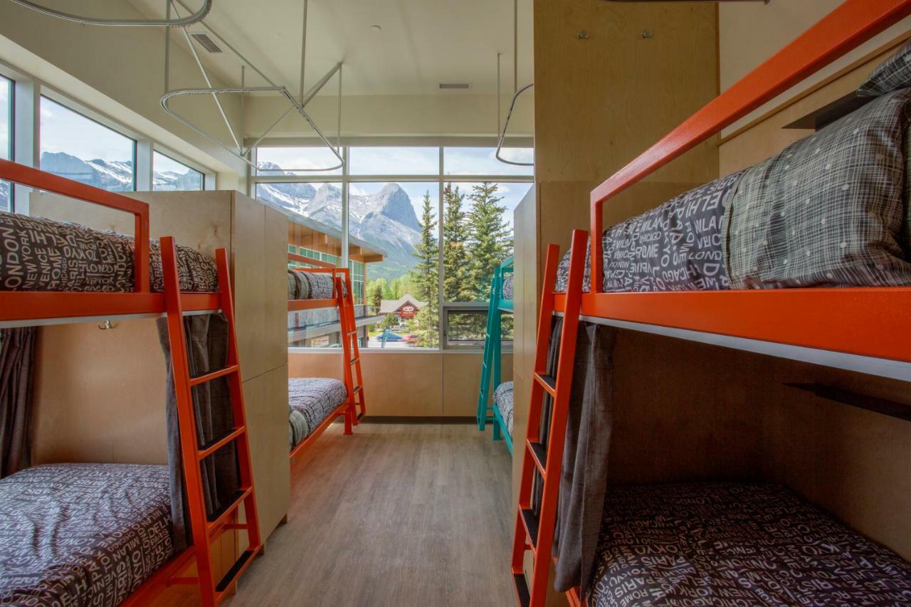 Bunk Bed in Female Dormitory Room,1018245895:JPEG