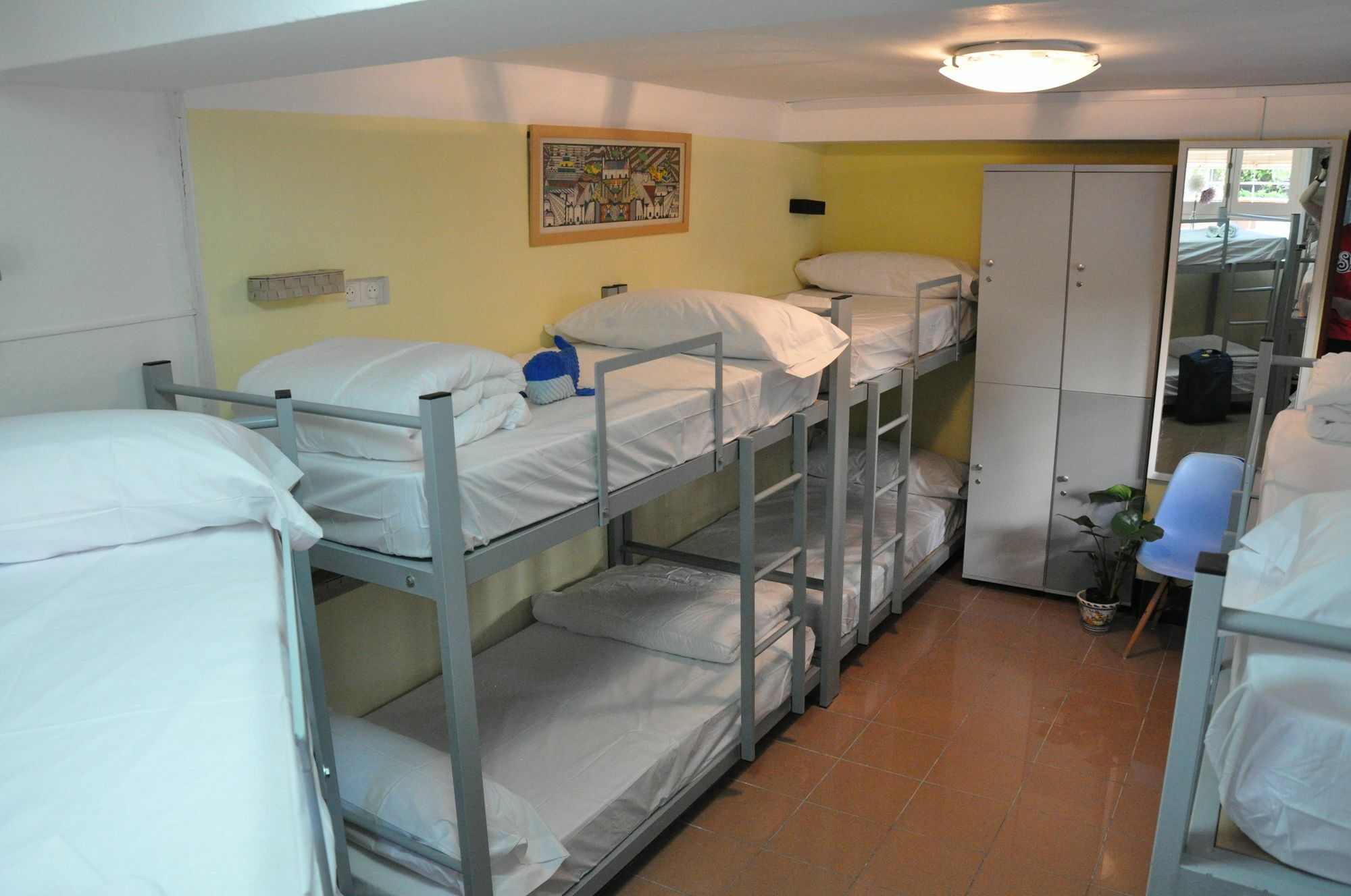 Bed 8-Bed Female Dormitory Room