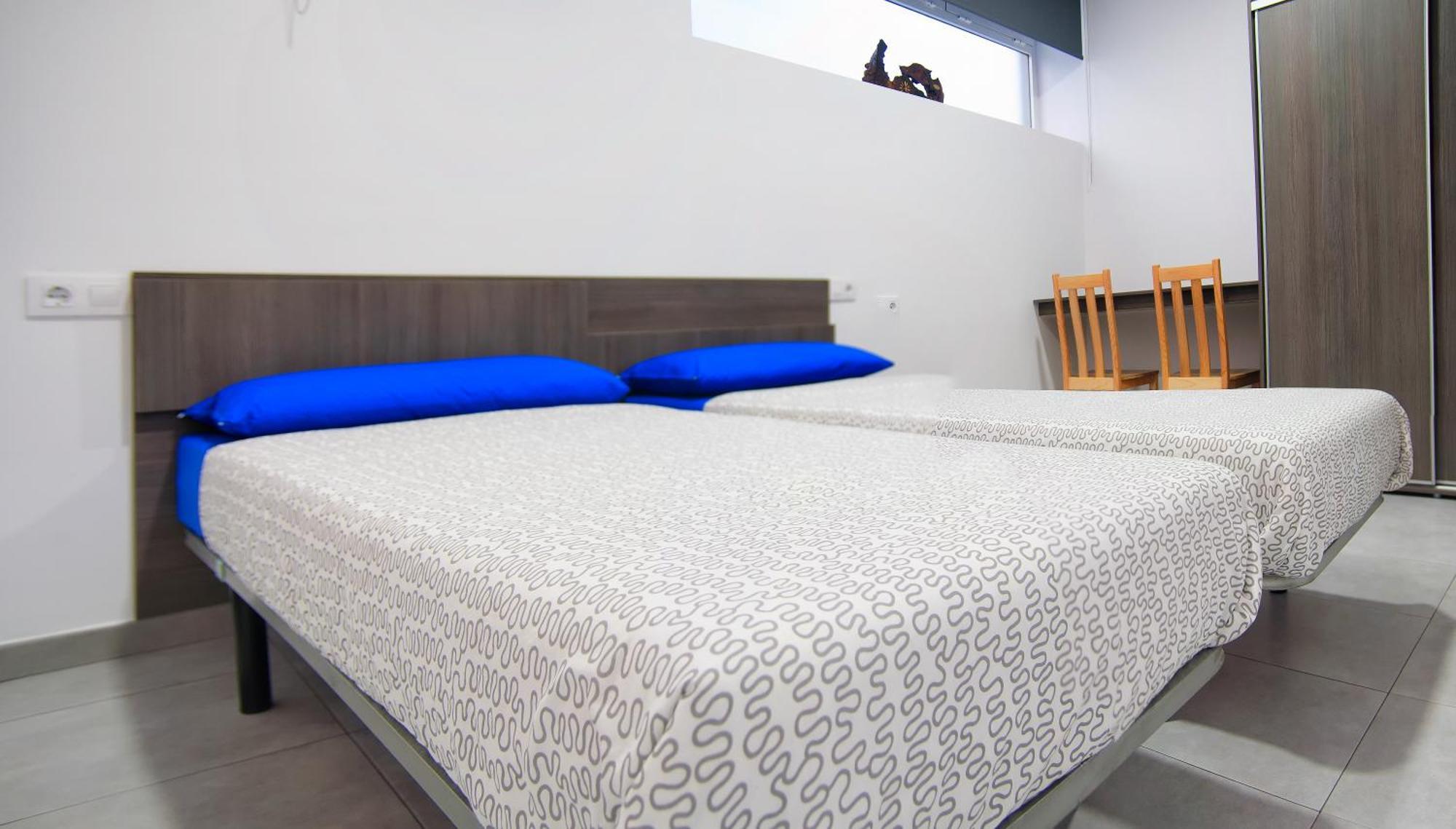 Single Bed Mixed Dormitory Room