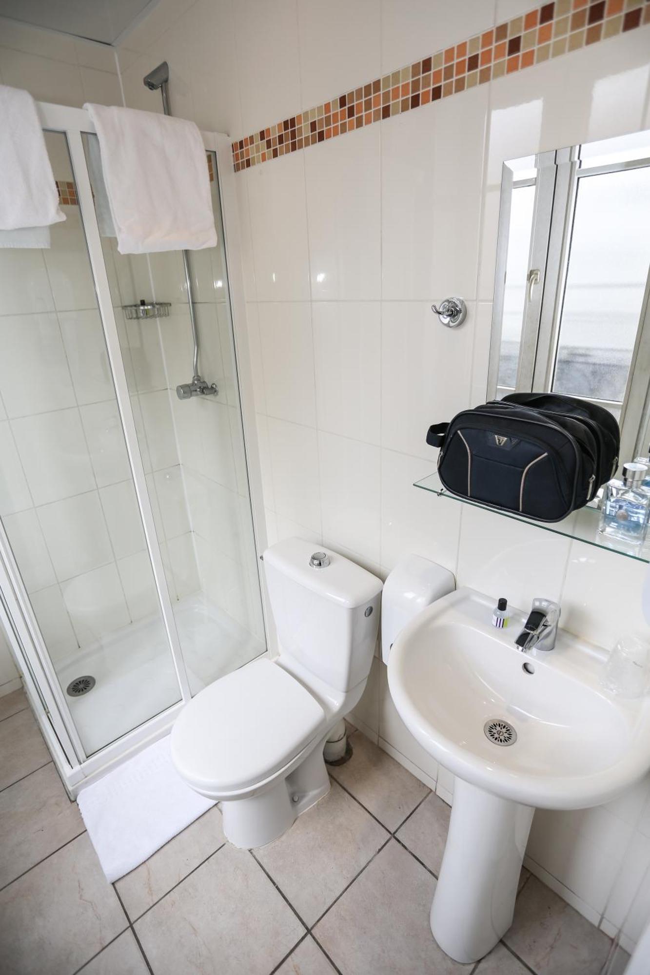 Chambre Triple avec Salle de Bains Privative