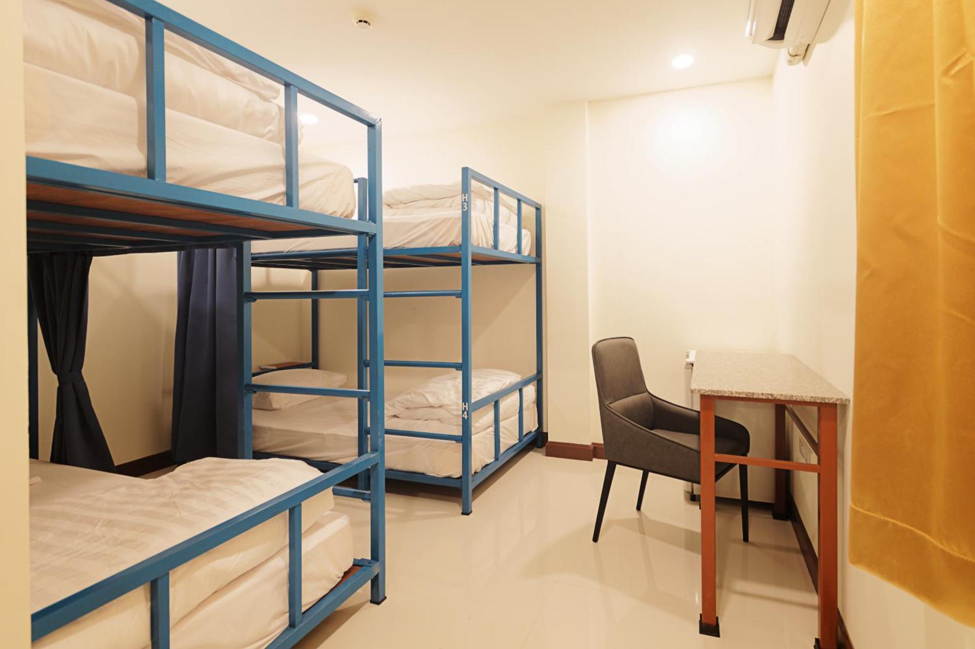 Quadruple Room with Private Bathroom