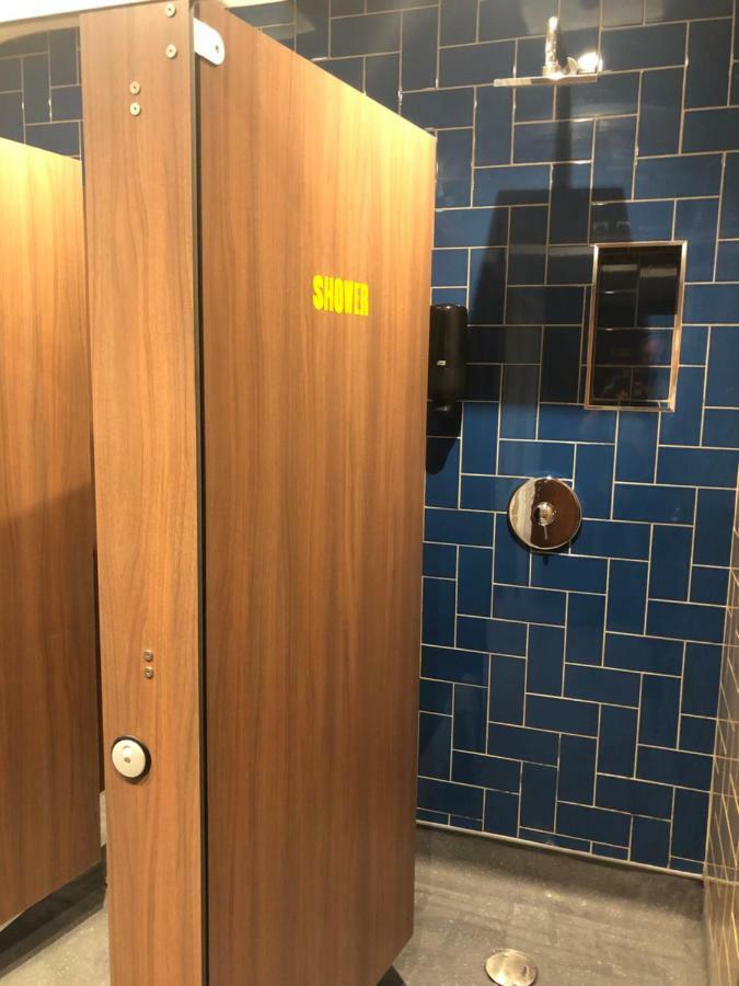 Bett im Frauenschlafsaal mit 9 Betten und Gemeinschaftsbad