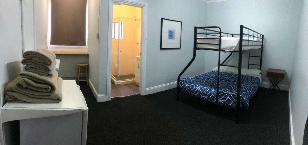 Chambre Double ou Lits Jumeaux avec Salle de Bains Privative
