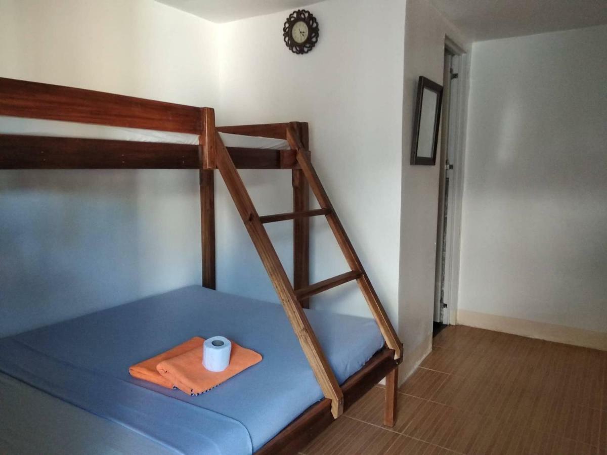 Economy Triple Room