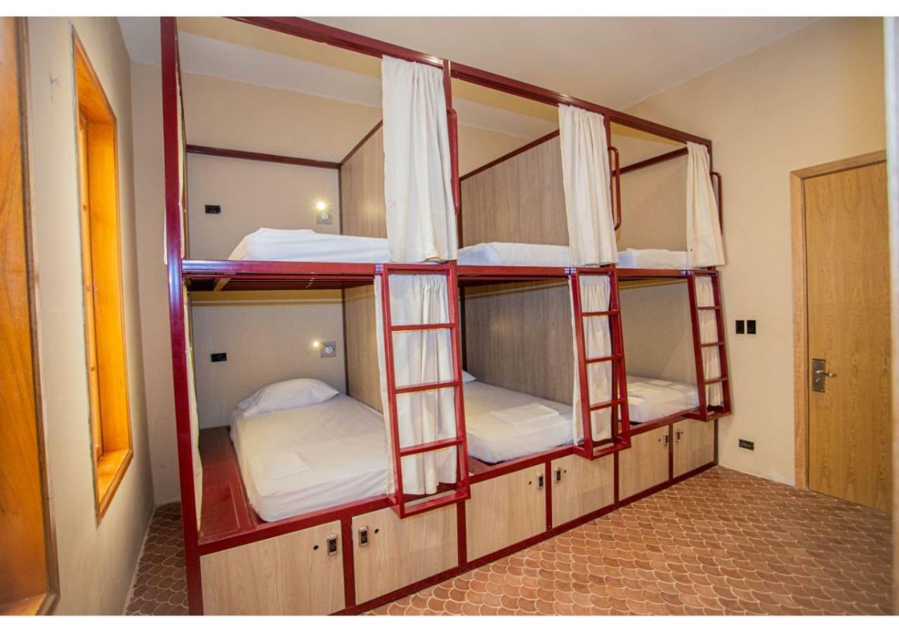 Bed 6-Bed Mixed Dormitory Room,946438627:JPEG