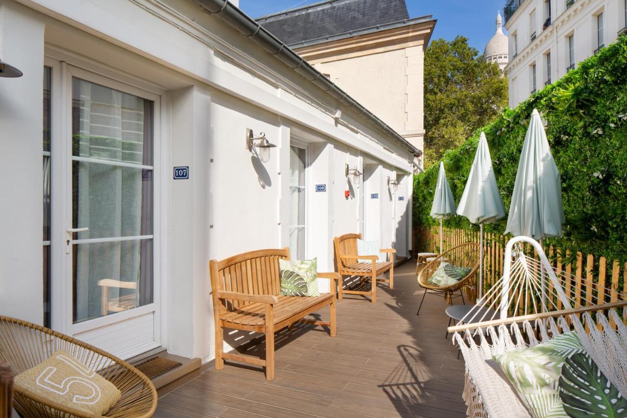 Dit is een bed in een Gemengde Slaapzaal met 4 Bedden en Terras