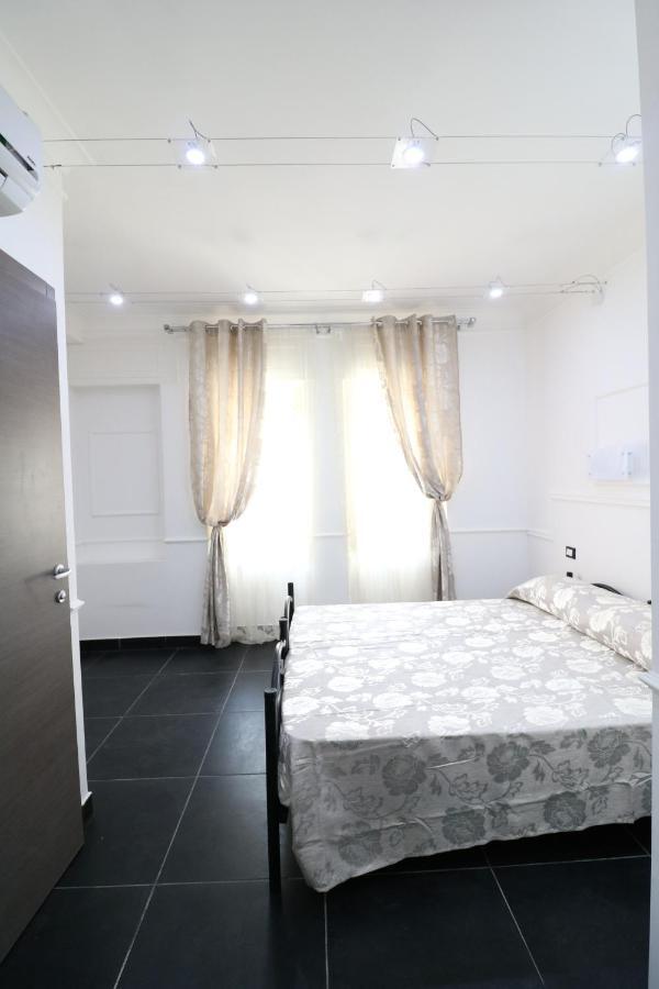Posto Letto in Dormitorio Maschile per 4 Persone