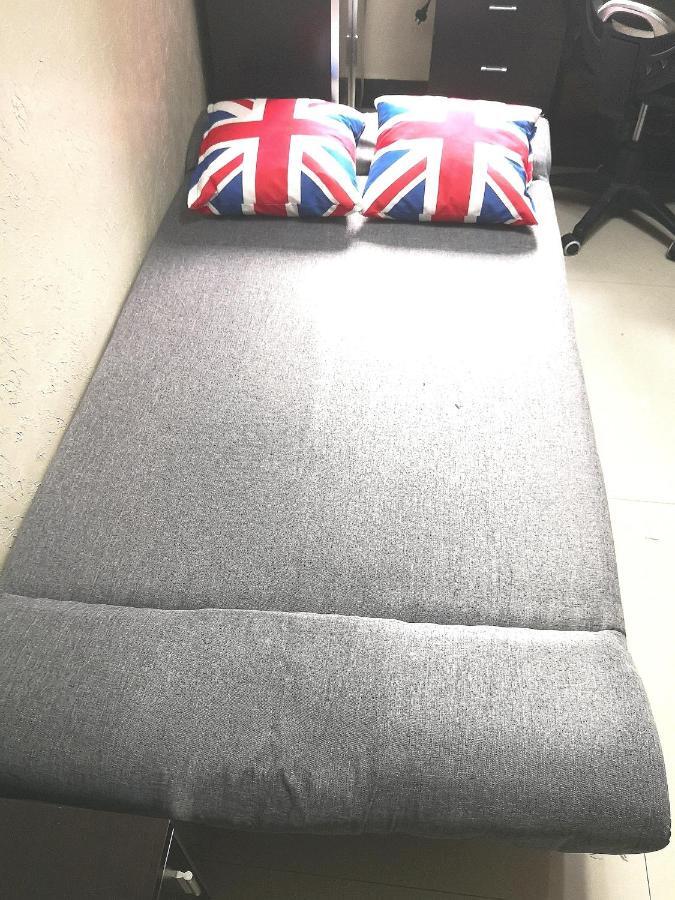 Single Bed in living Room