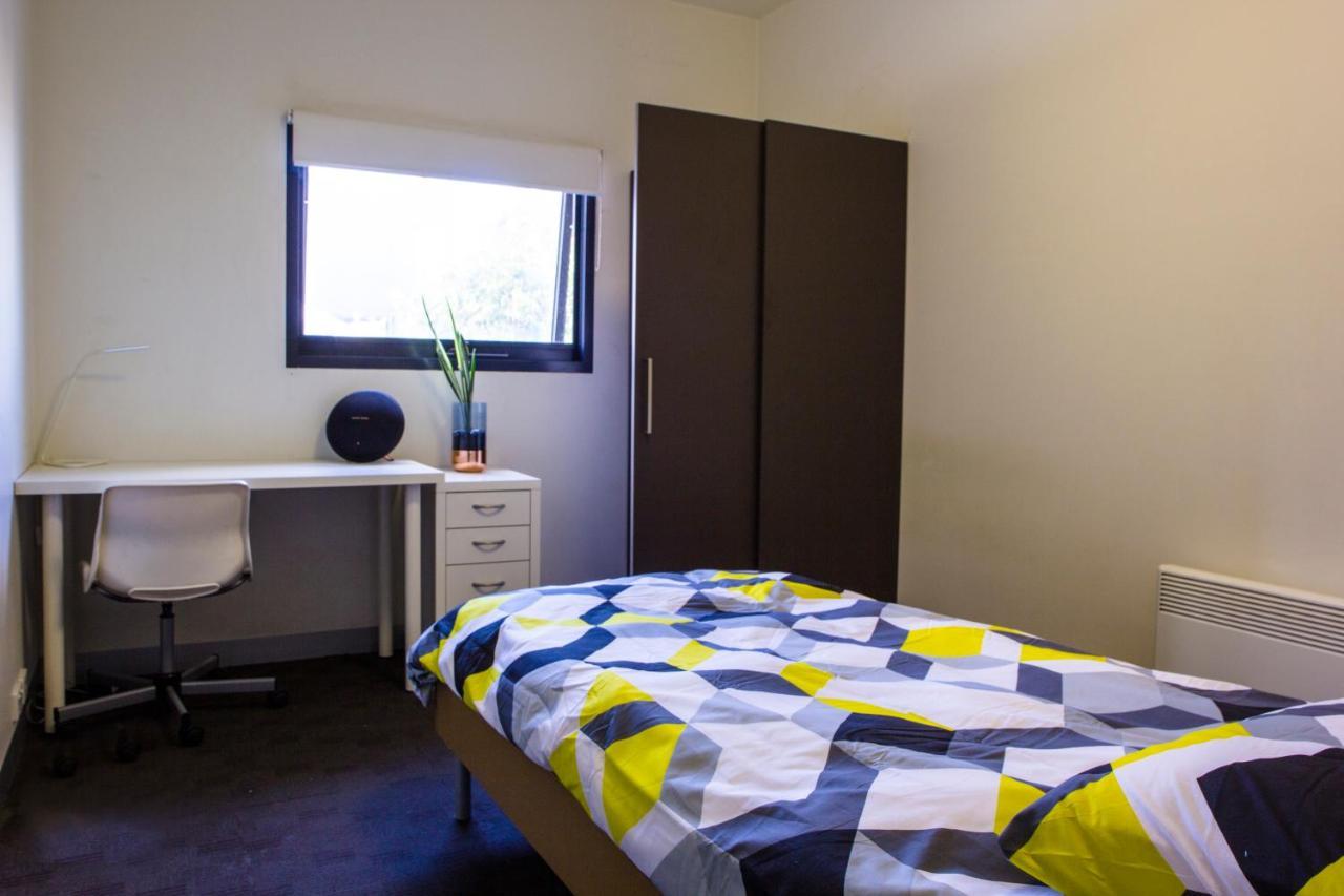 Single Room with Shared Bathroom