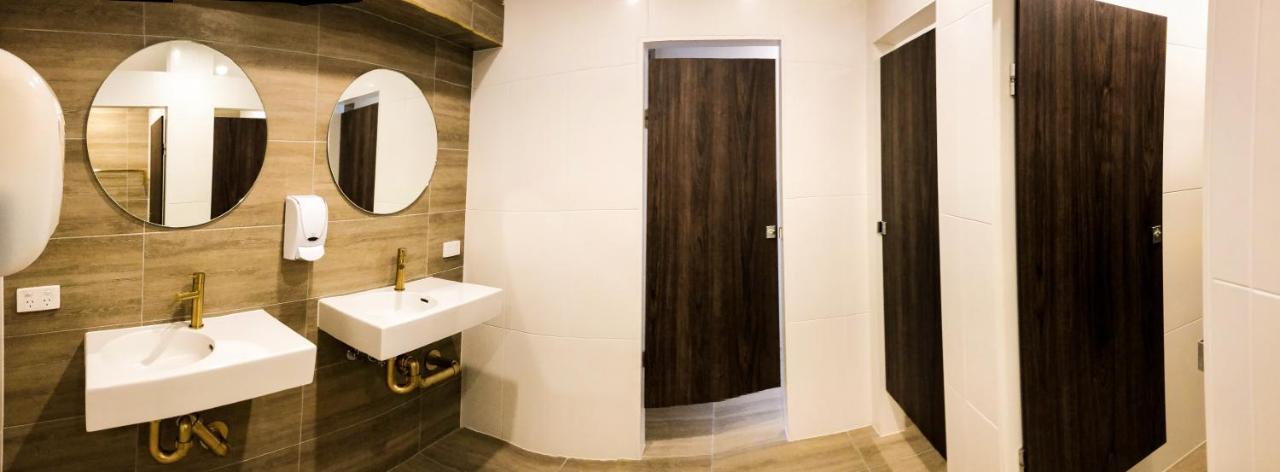 Twin Room with Shared Bathroom,982226167:JPEG