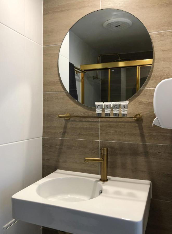 Deluxe Queen Room Private Bathroom