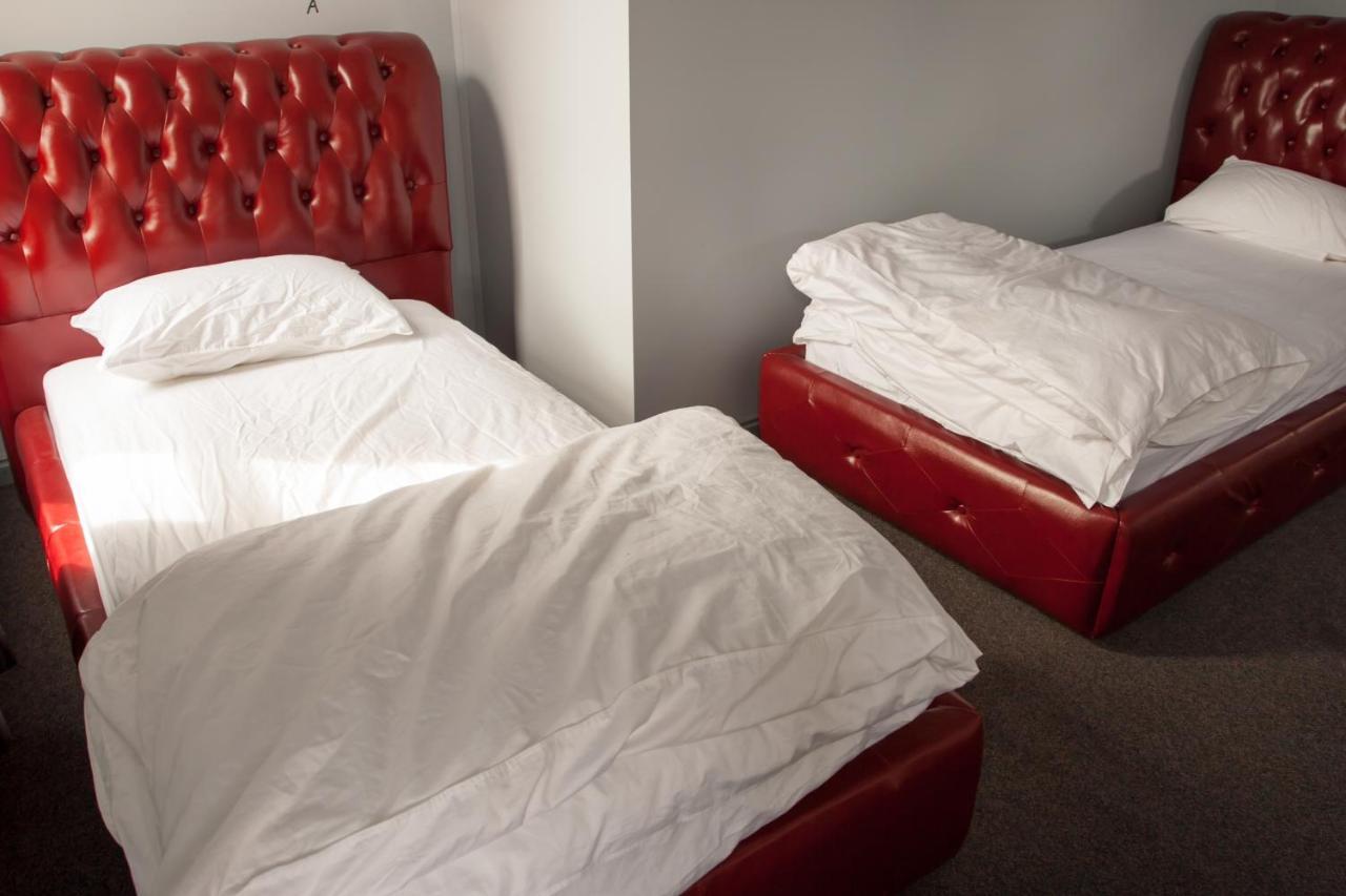 Single Bed 7 Bed Female Dormitory Room,789582285:JPEG