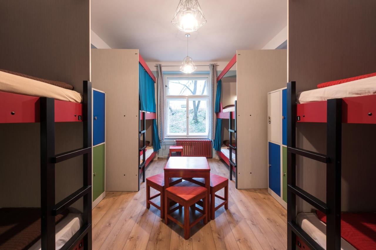 Bed in 8-Bed Mixed Dormitory Room