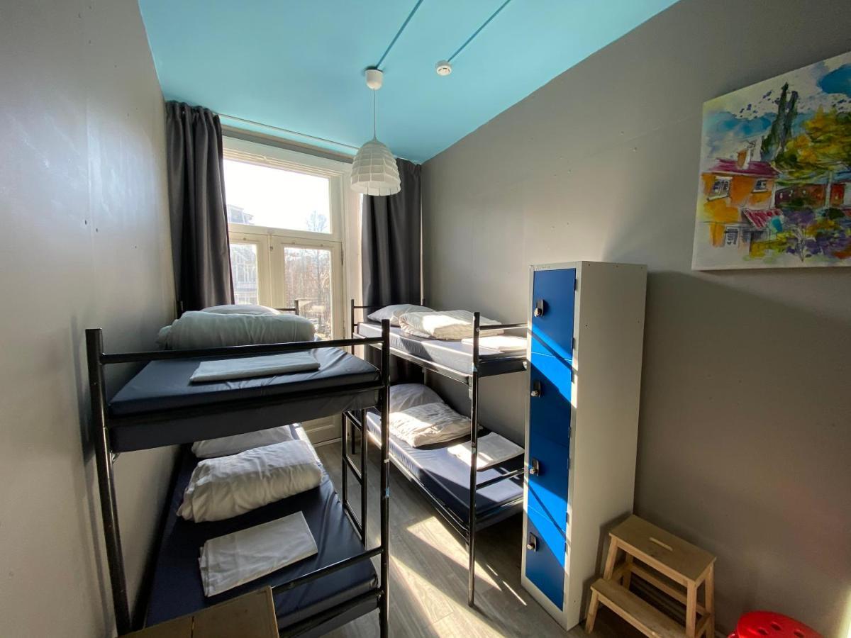 Cama em Dormitório Feminino com 4 Camas