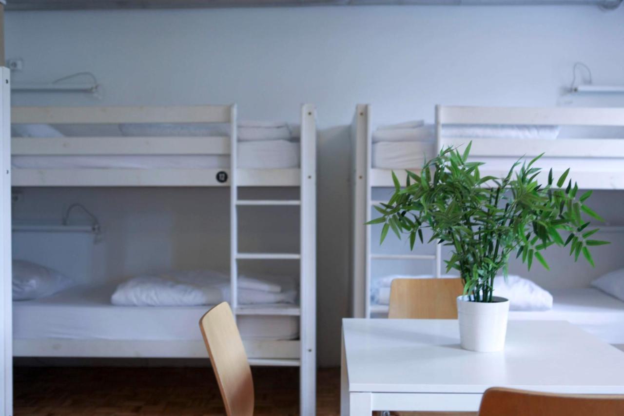 Chambre Privée de 6 Lits avec Salle de Bains Commune