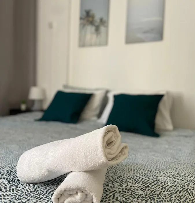 Liberty Hostel Lisbon-1