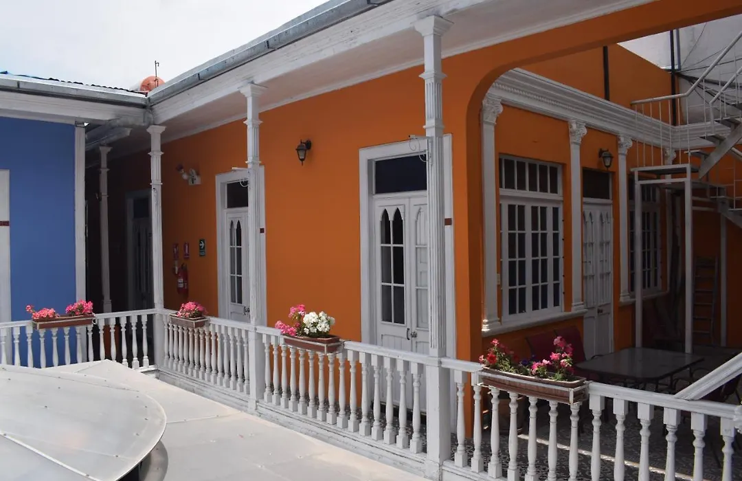 Mango Hostel B&B-1
