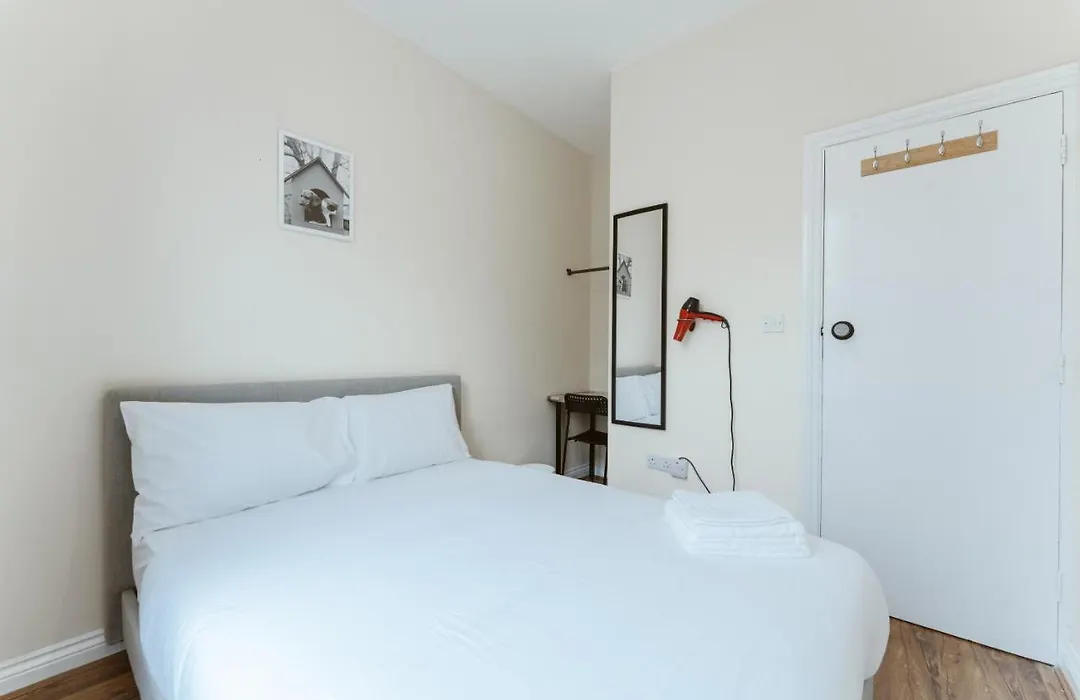 Mile End Rooms 57A-1