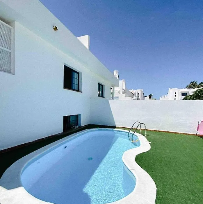 Long Beach Surf House-1