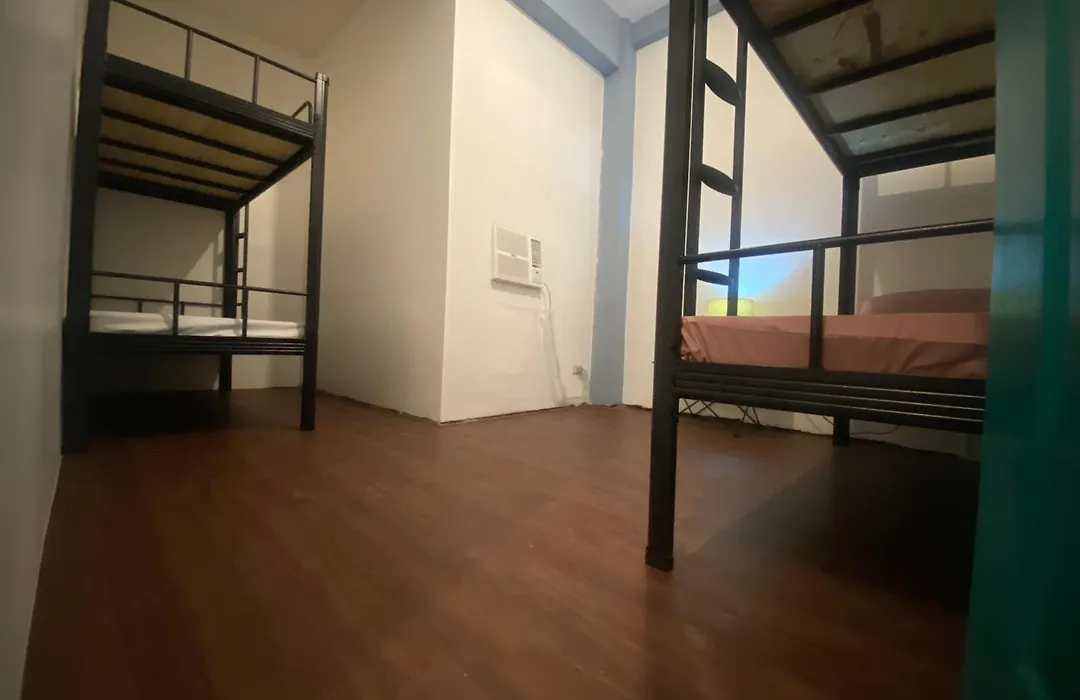 Lime Lite Manila Hostel-1