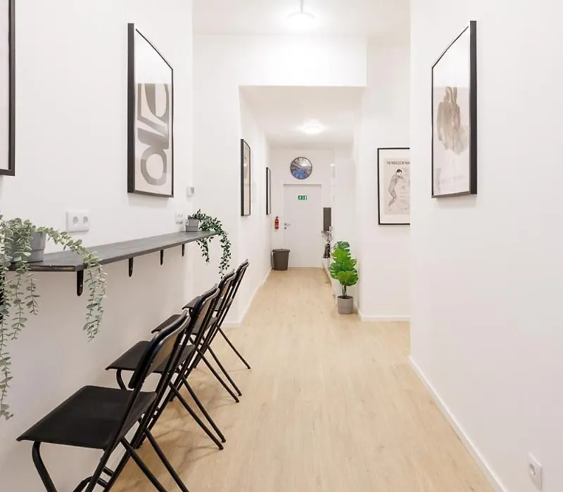 Central City Style Rooms By Home2-1