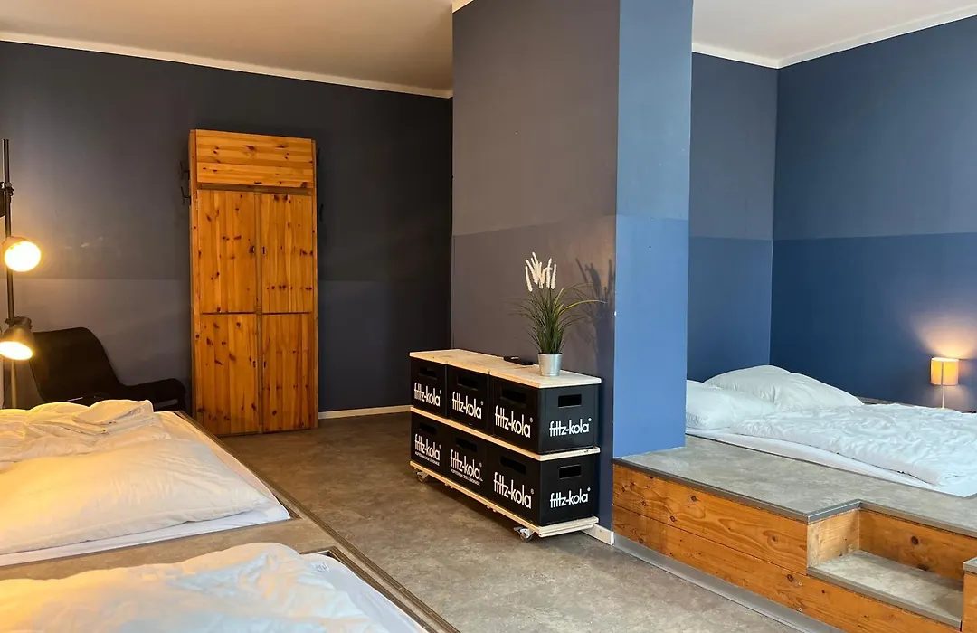 Blue Doors Hostel KTV-1