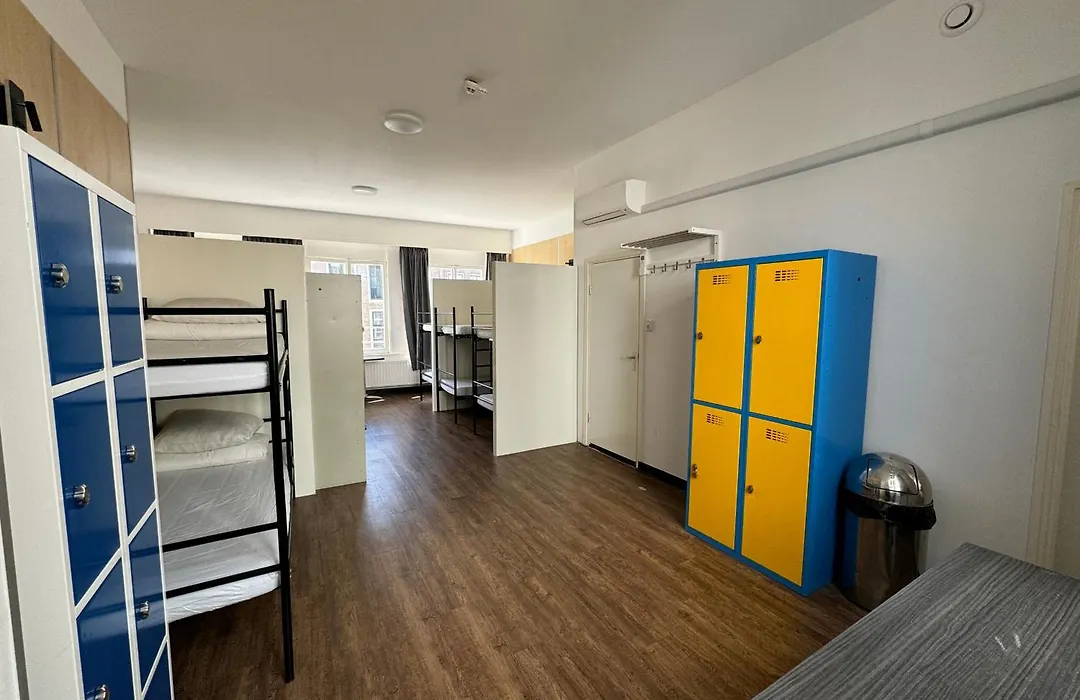 Xplore Hostel Amsterdam-1