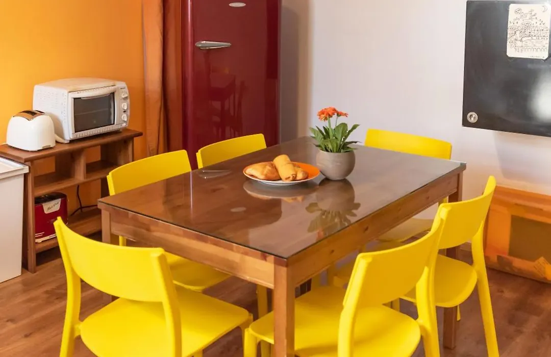 Fluxus Hostel-1