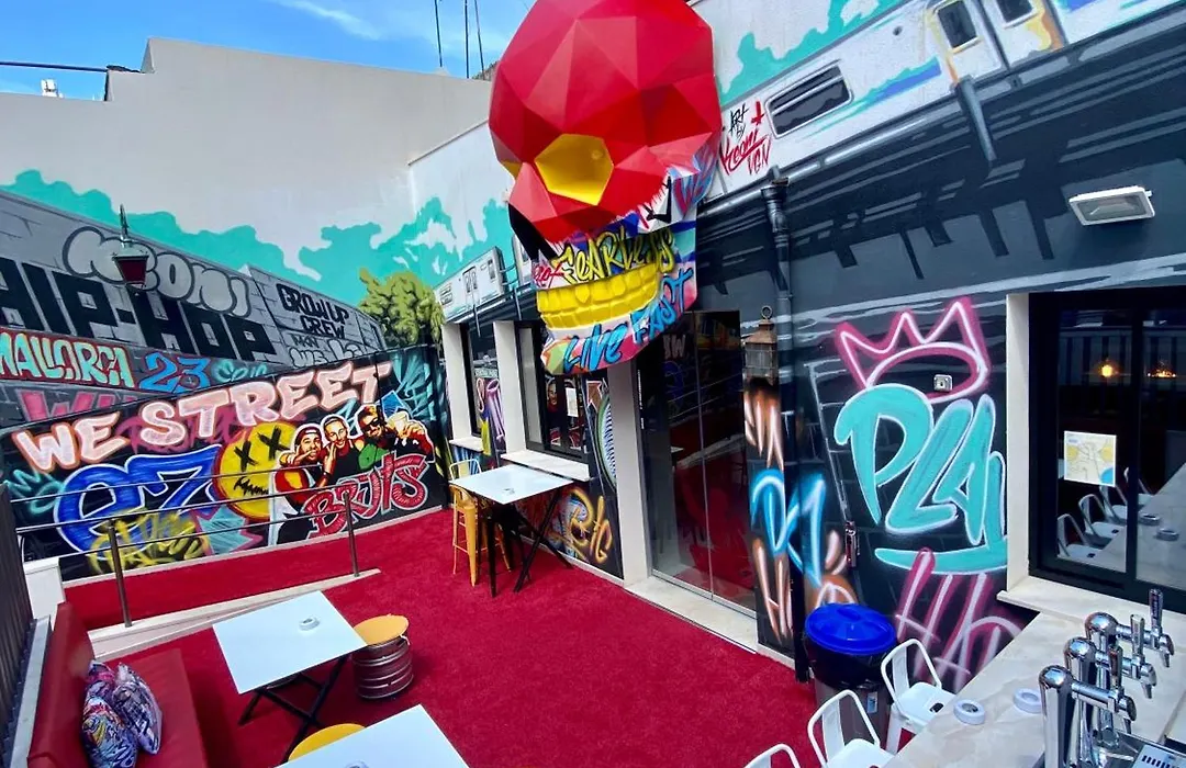 We Street Hostel - Albergue-1