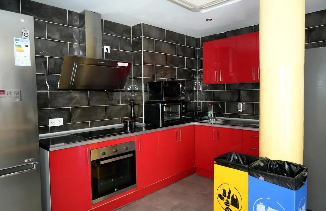 New Art Beach Hostel- Albergue Juvenil-1