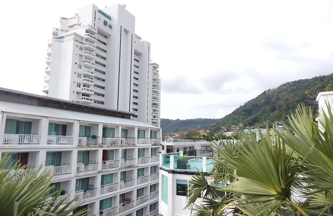 Boomerang Inn-1