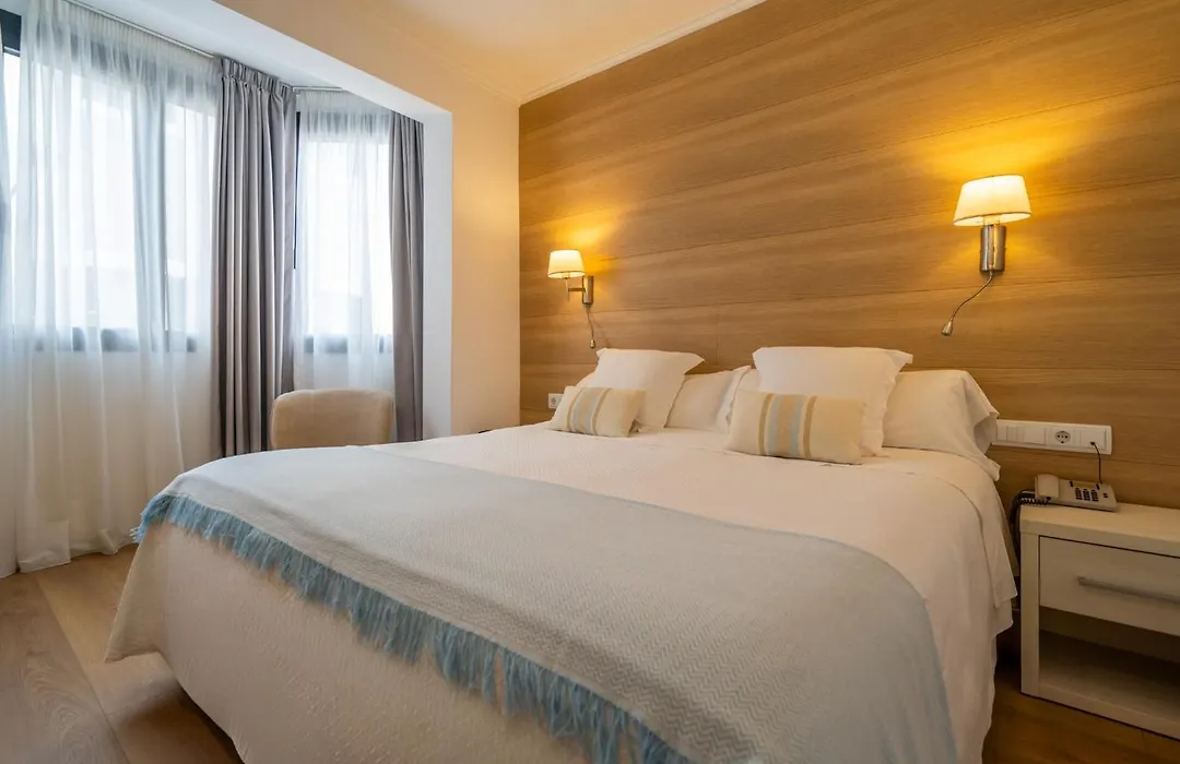 Hostal Menurka-1