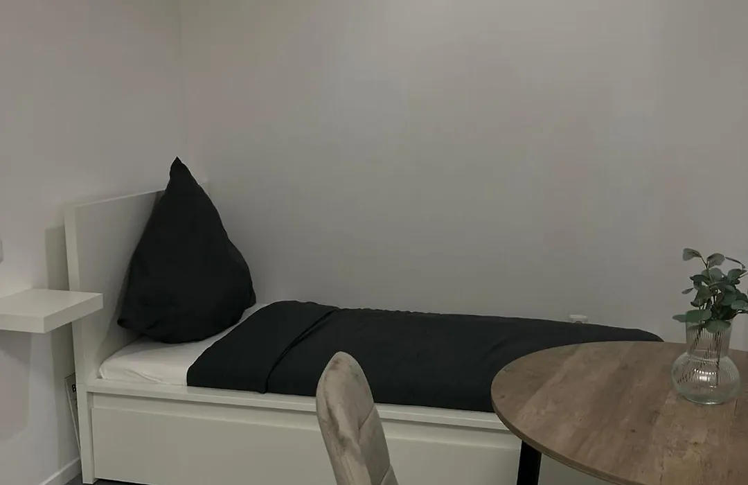 HH Hostels-1