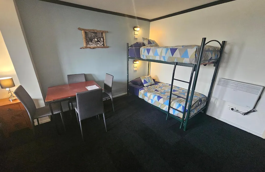 Chateau Backpackers & Motels-1