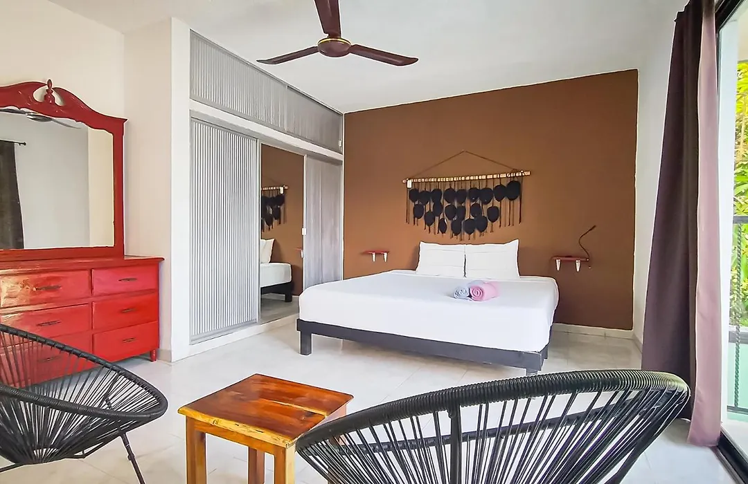 Spanglish Hostel-1