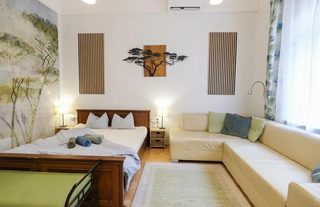 Acacia Private Rooms & Studios-1
