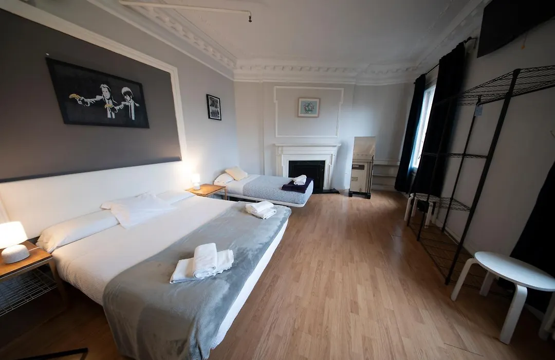 Wow Hostel Barcelona-1