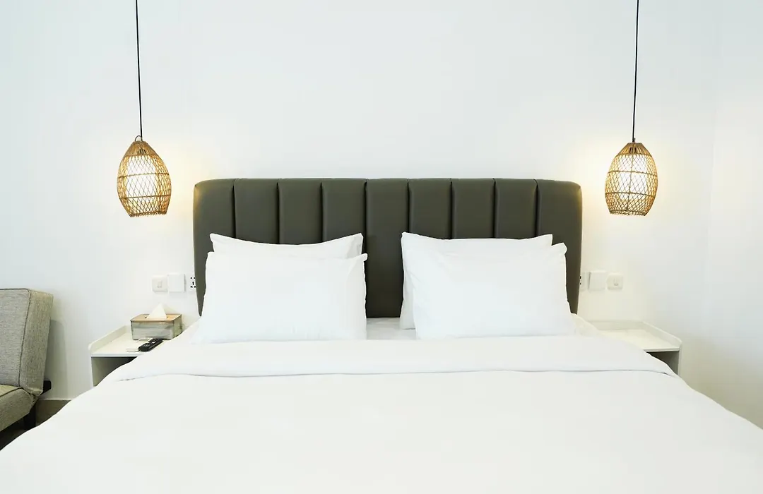 Dip & Doze Living-1