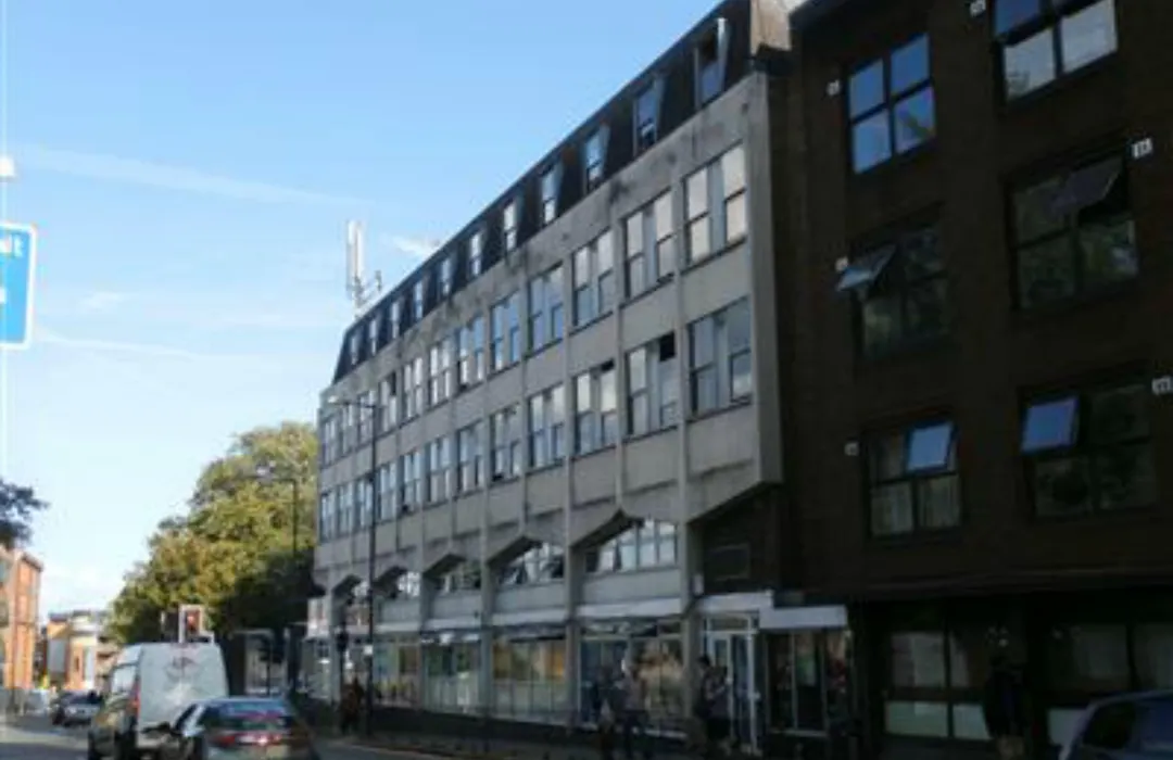 Kensal Green Backpackers-1