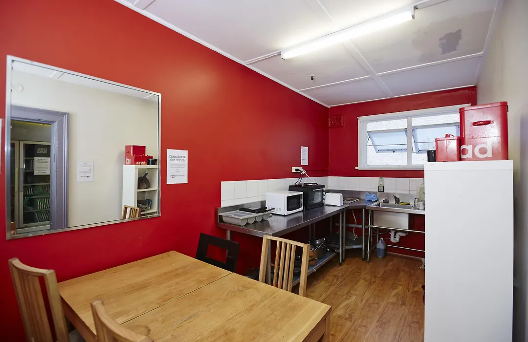 Home Backpackers-1